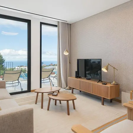 Wonderful Tranquil With Poolcasa Laranja